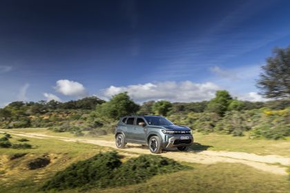 2025 Dacia Duster TCe 130 Extreme 4x4 14