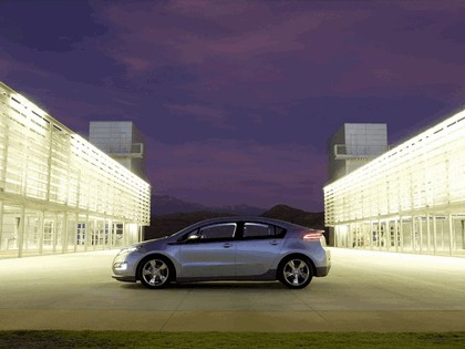 2011 Chevrolet Volt production show car 9