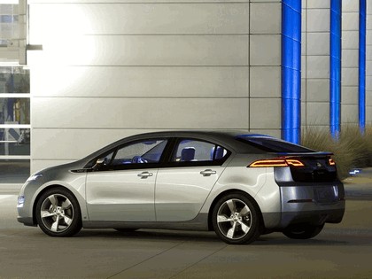 2011 Chevrolet Volt production show car 14