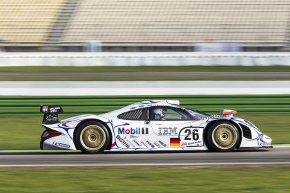 1998 Porsche 911 ( 996 ) GT1 race car 23