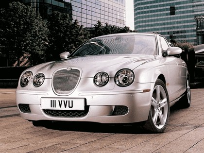 2004 Jaguar S-Type R 11