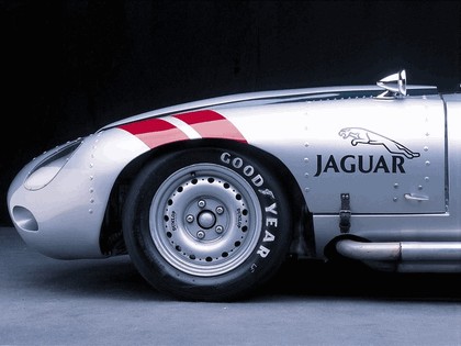 1962 Jaguar E-Type Select Edition Roadster-Hardtop #62 (2003 Season) 4