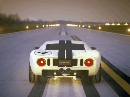 2003 Ford GT concept 38