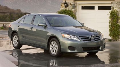 2010 Toyota Camry LE 2
