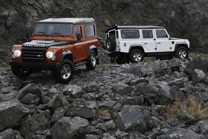 2009 Land Rover Defender Limited Edition Fire 8