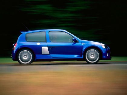 2003 Renault Clio V6 19