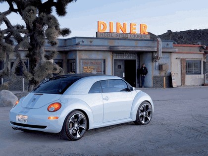 2003 Volkswagen New Beetle Ragster concept 8