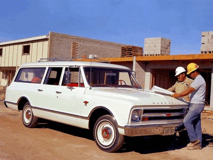 1967 Chevrolet Suburban 2