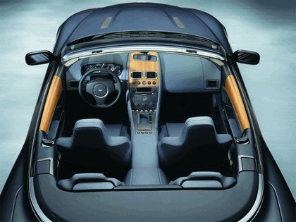 2004 Aston Martin DB9 volante 9