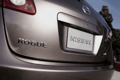 2010 Nissan Rogue 16