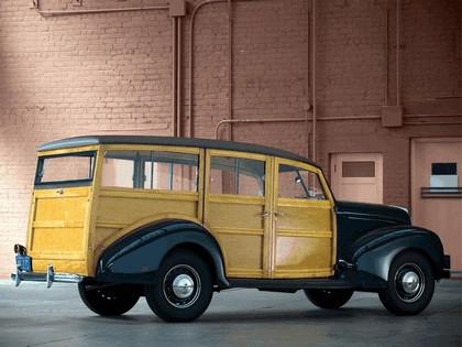 1939 Ford Deluxe Station Wagon 4