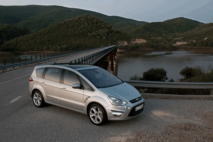 2010 Ford S-Max 10