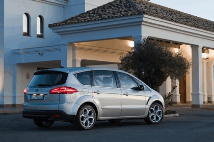 2010 Ford S-Max 14