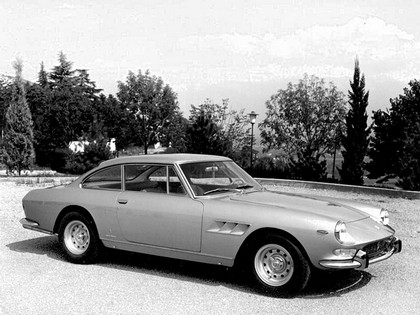 1965 Ferrari 330 GT 2+2 series II 13