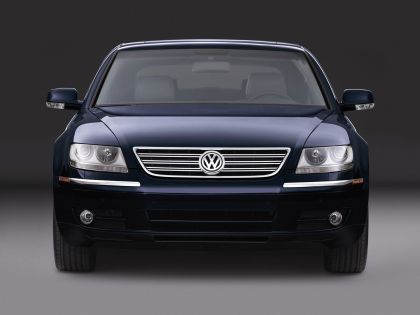 2004 Volkswagen Phaeton 1