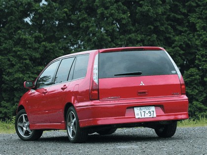 2000 Mitsubishi Lancer Cedia Wagon 2