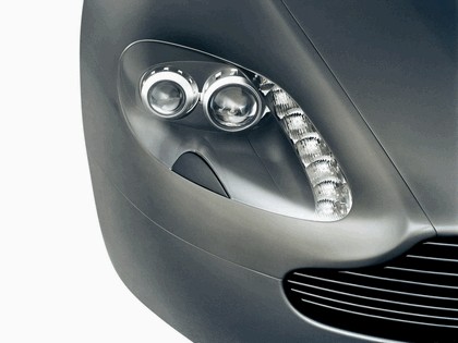2005 Aston Martin V8 Vantage 11