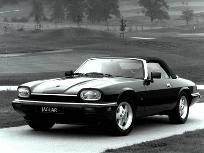 1975 Jaguar XJS convertible 11