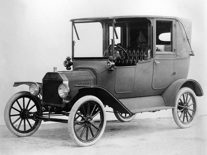 1915 Ford Model T Town Car 1