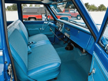 1972 Chevrolet Suburban ( C20 ) 3