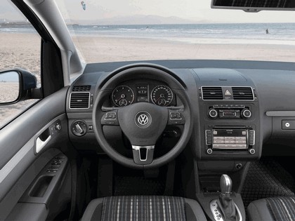 2010 Volkswagen Cross Touran 9