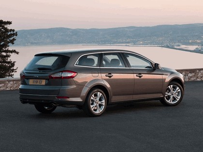 2010 Ford Mondeo station wagon 2