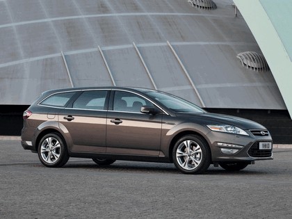 2010 Ford Mondeo station wagon 4