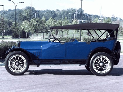 1917 Willys Knight Touring 2