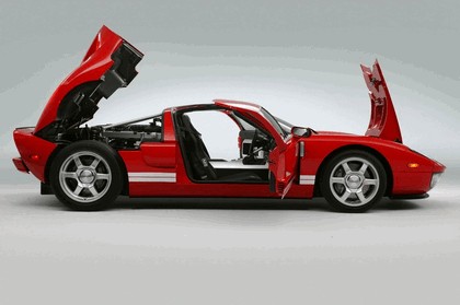 2005 Ford GT 11