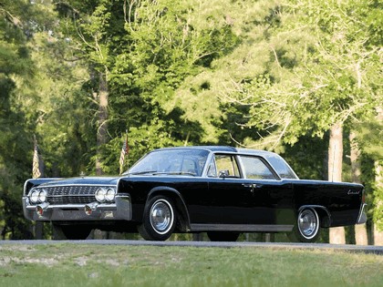 1962 Lincoln Continental Bubbletop Kennedy Limousine 1