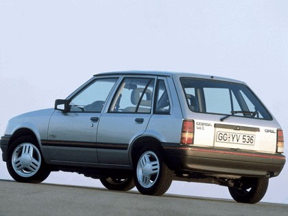 1990 Opel Corsa ( A ) 5-door 2