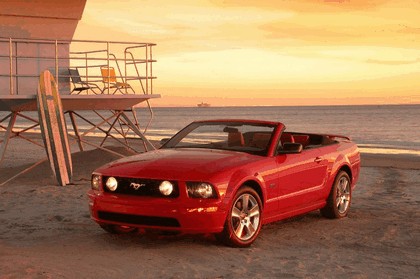 2005 Ford Mustang convertible 10