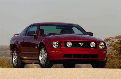 2005 Ford Mustang GT 8