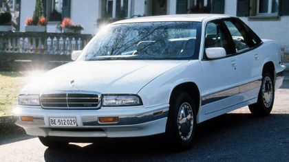 1990 Buick Regal sedan 7