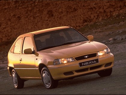 1994 Daewoo Nexia 3-door 2