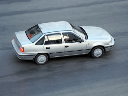 1994 Daewoo Nexia sedan 2