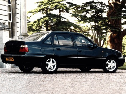 1994 Daewoo Nexia sedan 3