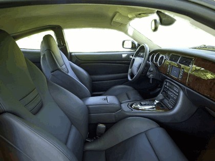 2005 Jaguar XKR coupé 18
