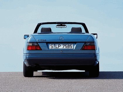 1993 Mercedes-Benz E220 ( A124 ) cabriolet 4