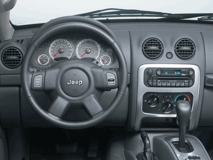 2005 Jeep Liberty 16