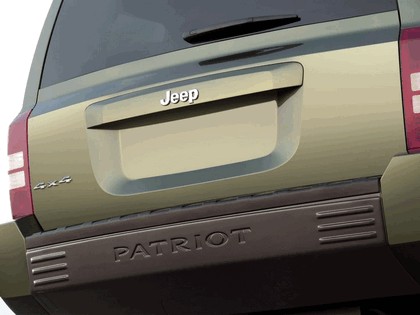 2005 Jeep Patriot concept 7