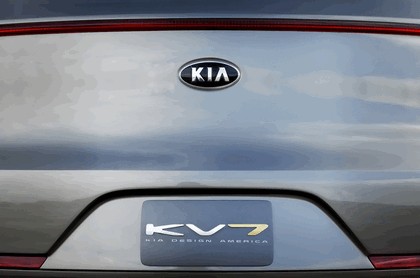 2011 Kia KV7 concept 12