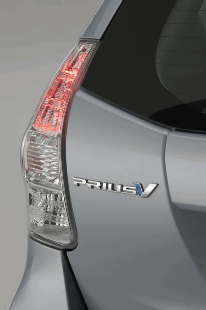 2011 Toyota Prius V hybrid 44