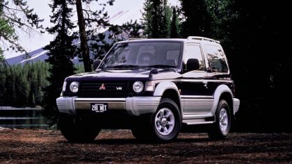 1991 Mitsubishi Pajero metal top - Japan version 5