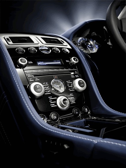 2011 Aston Martin V8 Vantage S 32