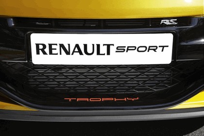 2011 Renault Megane RS Trophy 8