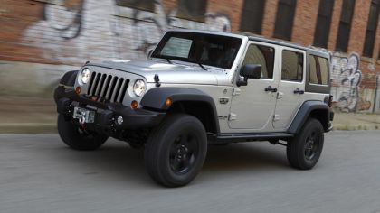 2011 Jeep Wrangler - Call of Duty - MW3 special edition 3