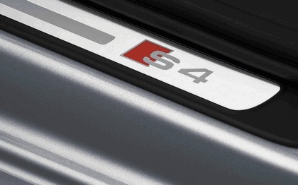 2012 Audi S4 Avant 11