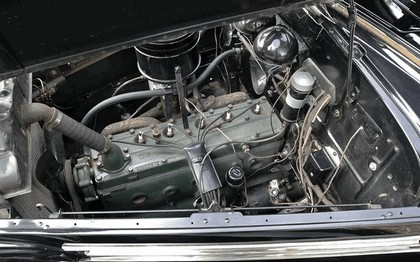 1937 Oldsmobile F7 2Dr Trunkback 10