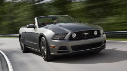 2013 Ford Mustang GT convertible 8
